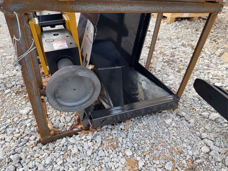 agt-skid-steer-breaker-pd680-pz-image-4