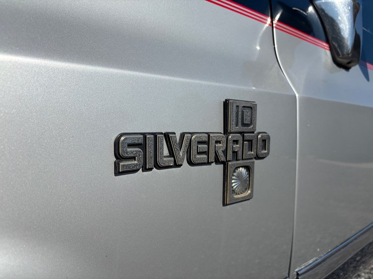 #96-•-1984-chevrolet-silverado-pickup-truck-image-16