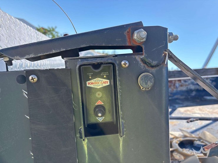 2017-ford-f550-image-11