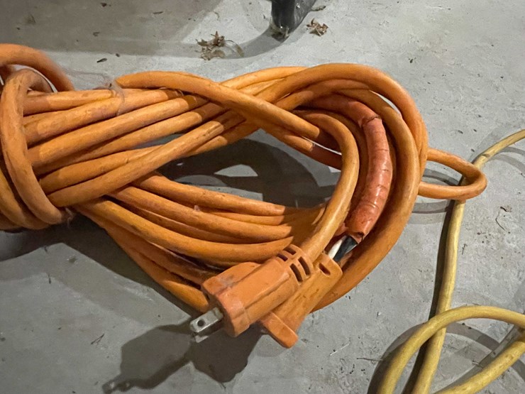 #12954-•-(2)-extension-cords-image-6