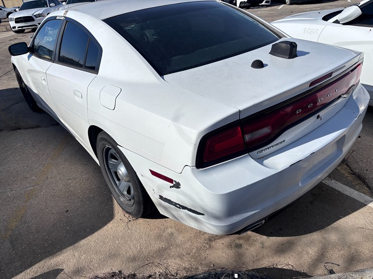 #8-•-2012-dodge-charger-image-4