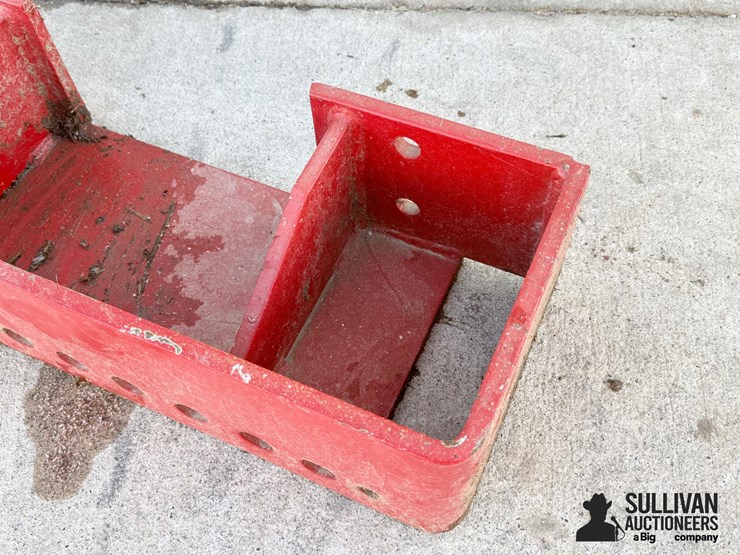 international-tractor-front-weight-bracket-image-9