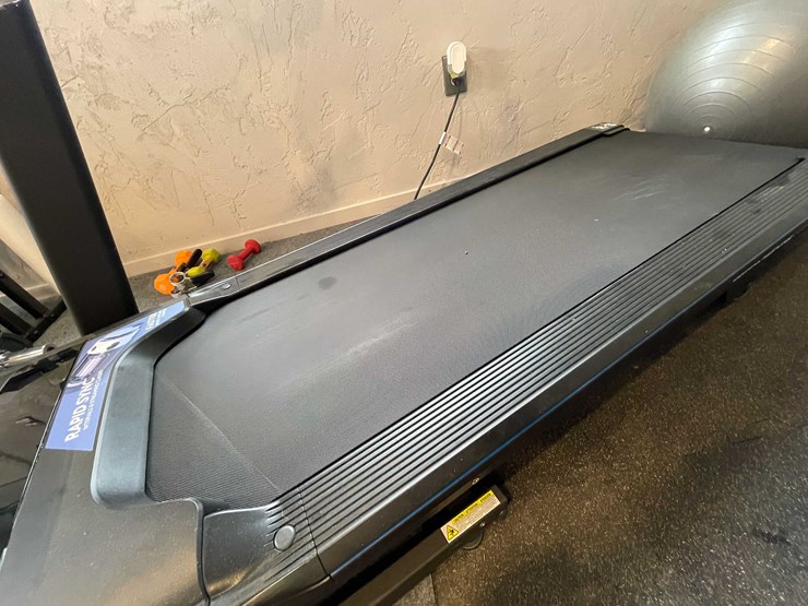 #12917-•-horizon-treadmill-image-3