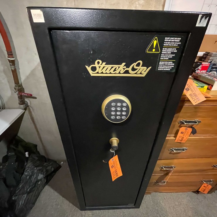 #7373 • Stack-on Gun Safe