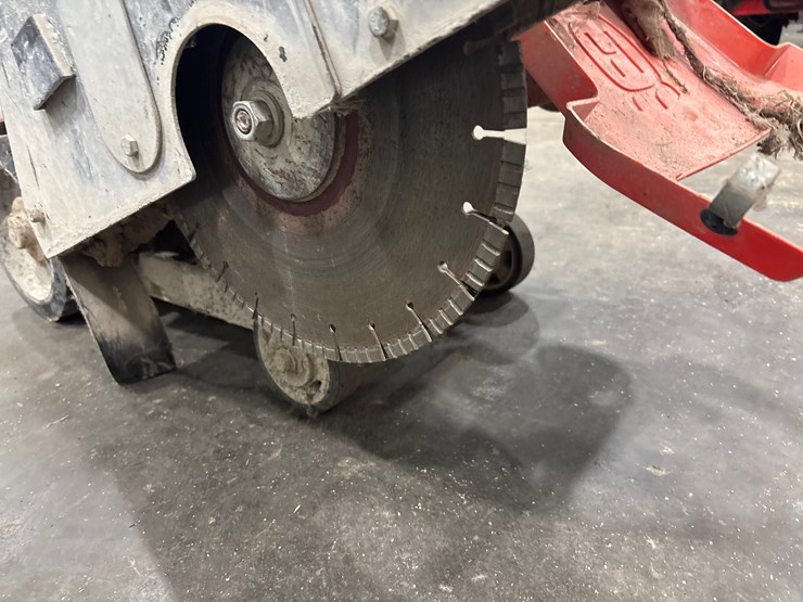 #109-•-2016-husqvarna-walk-behind-concrete-saw-image-5