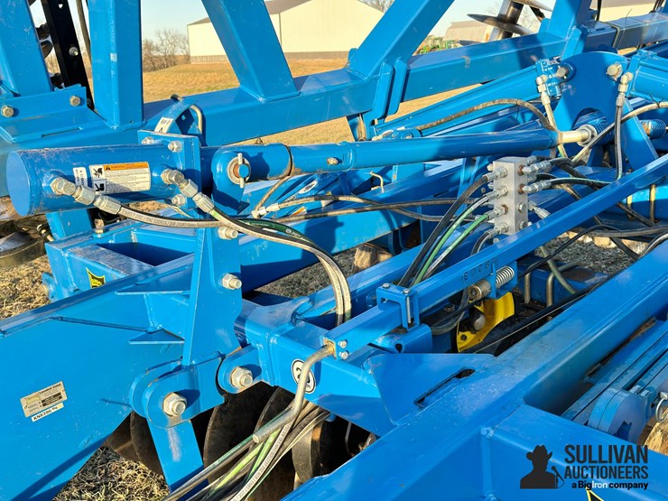 2016-landoll-7431-29-image-17