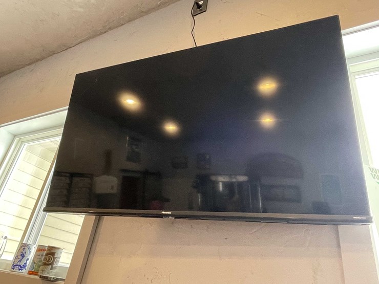 #12922-•-hisense-42"-flat-screen-tv-image-3