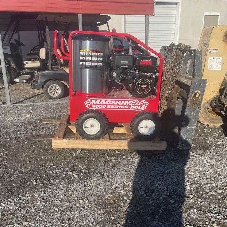 UNUSED MAGNUM 4000 GOLD HOT WATER PRESSURE WASHER