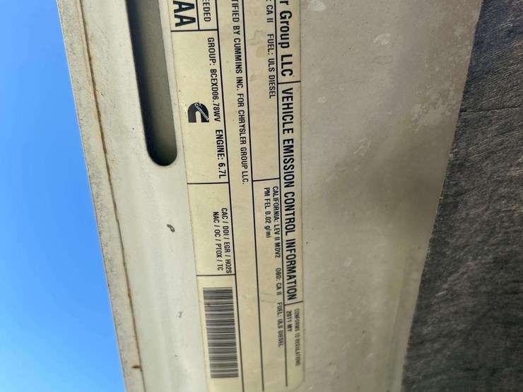 2011-dodge-ram-3500-image-10