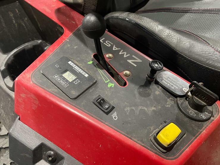 #7370-•-toro-zero-turn-mower-image-13