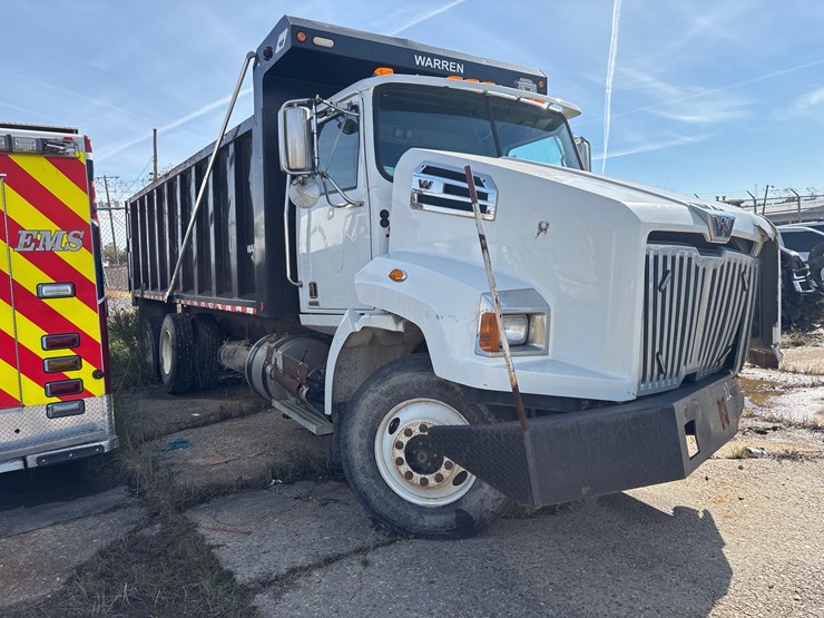 2017-western-star-4700-image-2