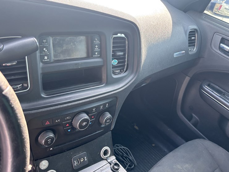 #24-•-2012-dodge-charger-image-8