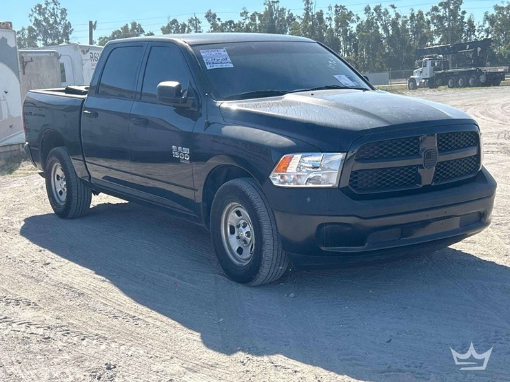 2019-dodge-1500-image-2