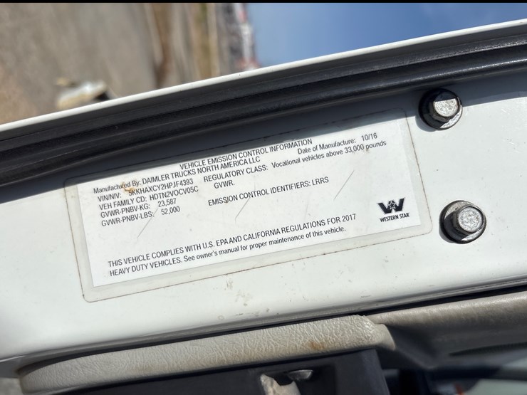 2017-western-star-4700-image-14