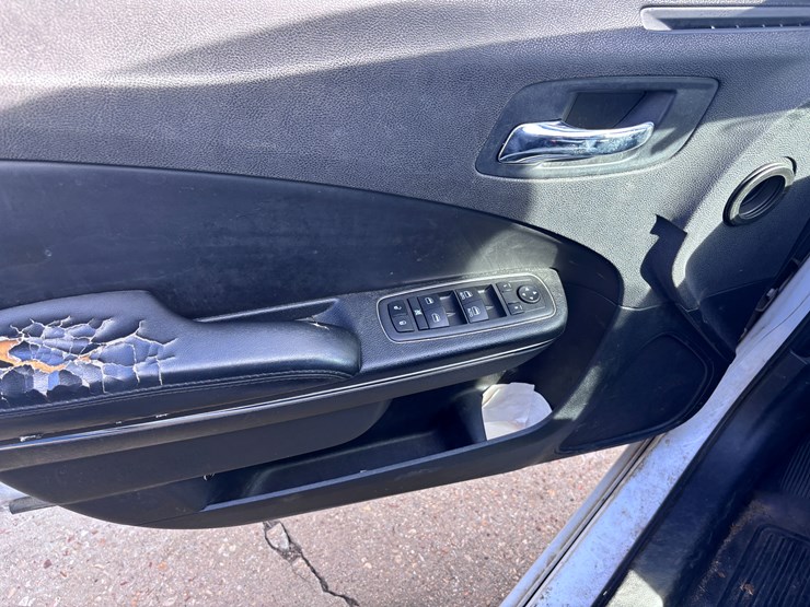 #35-•-2012-dodge-charger-image-10