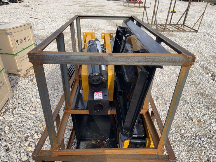 agt-skid-steer-breaker-sshh680-image-2