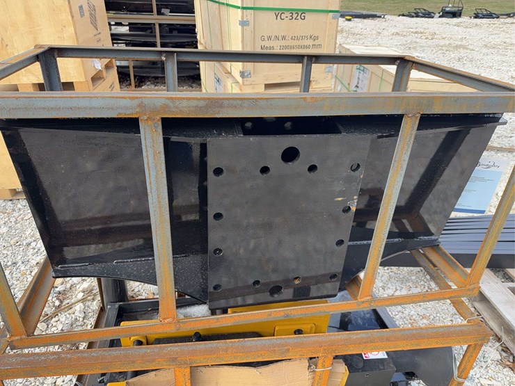 agt-skid-steer-breaker-sshh680-image-3