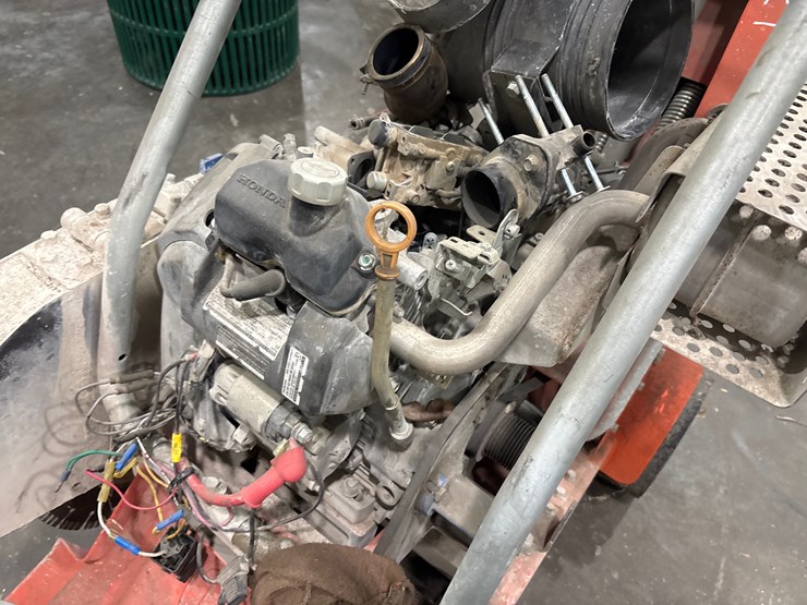 #109-•-2016-husqvarna-walk-behind-concrete-saw-image-4