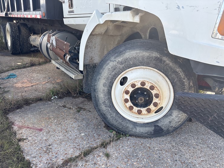 2017-western-star-4700-image-7