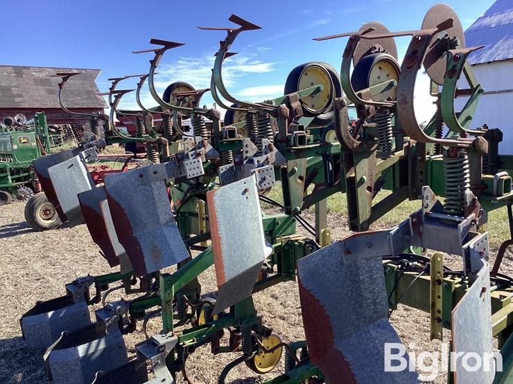 john-deere-845-image-12