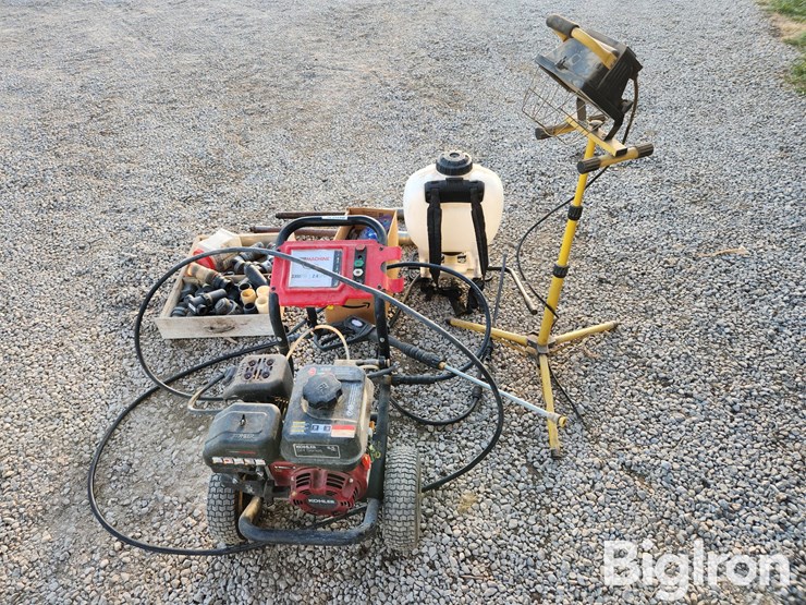 clean-machine-power-washer-&-assorted-tools-image-6