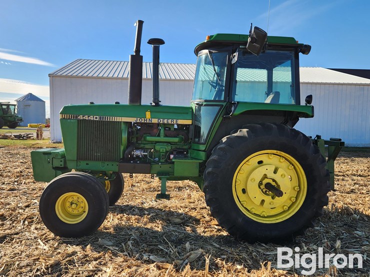 john-deere-4440-image-8