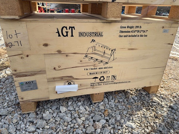 agt-mini-skid-steer-4-1-bucket-m-4in1bct-image-1
