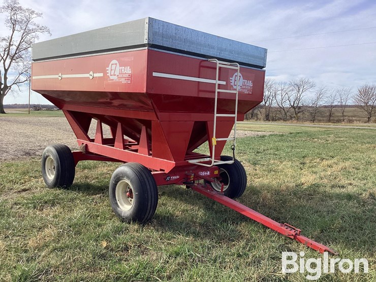 ez-trail-1348-b-400-bu-gravity-wagon-image-3