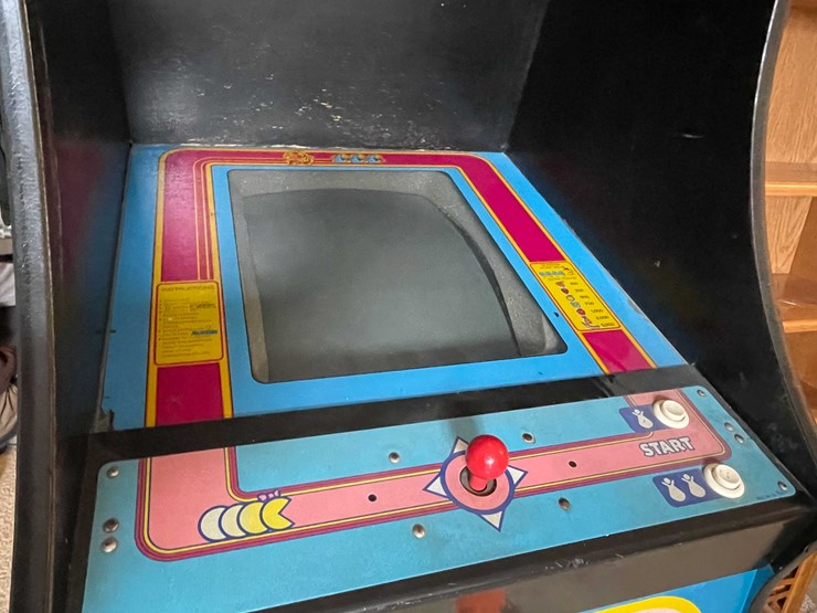 #7372-•-vintage-ms.-pac-man-arcade-game-image-9