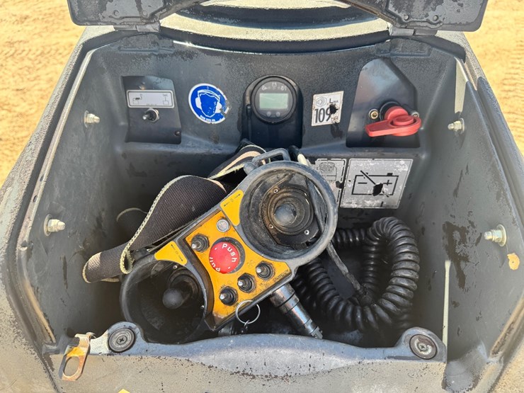 #30088-•-2018-bomag-bmr8500-trench-compactor-image-13