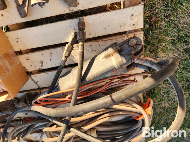 shovels-&-cylinders-image-12