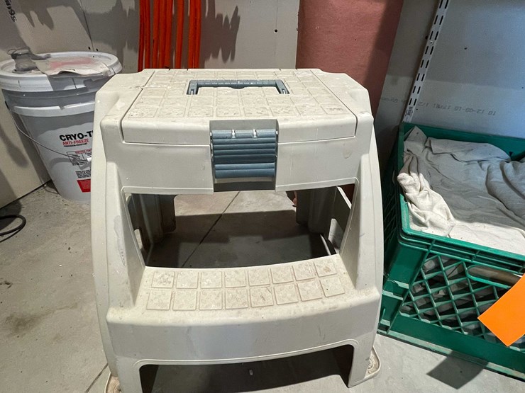 #12926-•-painters-lot-image-2