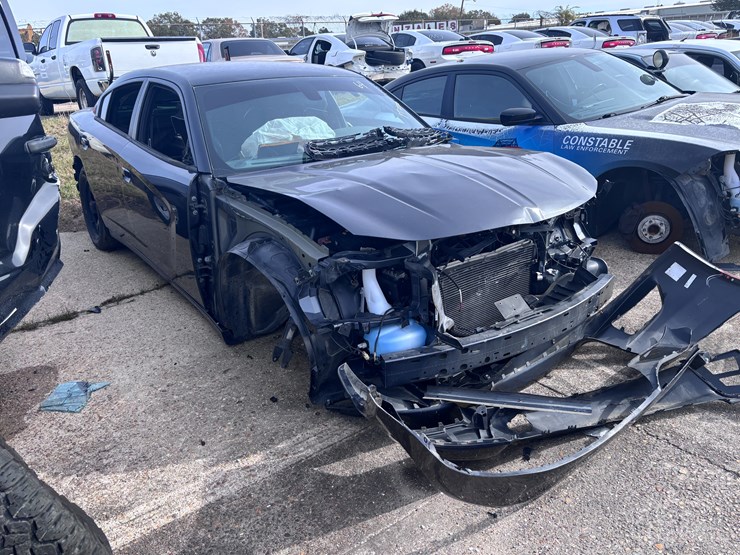 #64-•-2019-dodge-charger-image-2