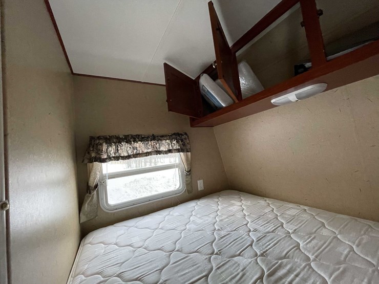 #7368-•-zinger-camper-trailer-(no-title)-image-29