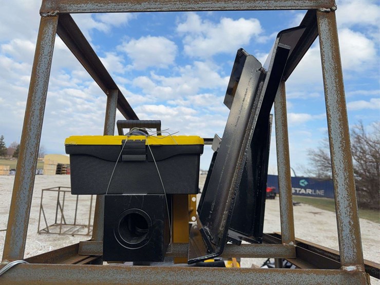 agt-skid-steer-breaker-sshh680-image-2