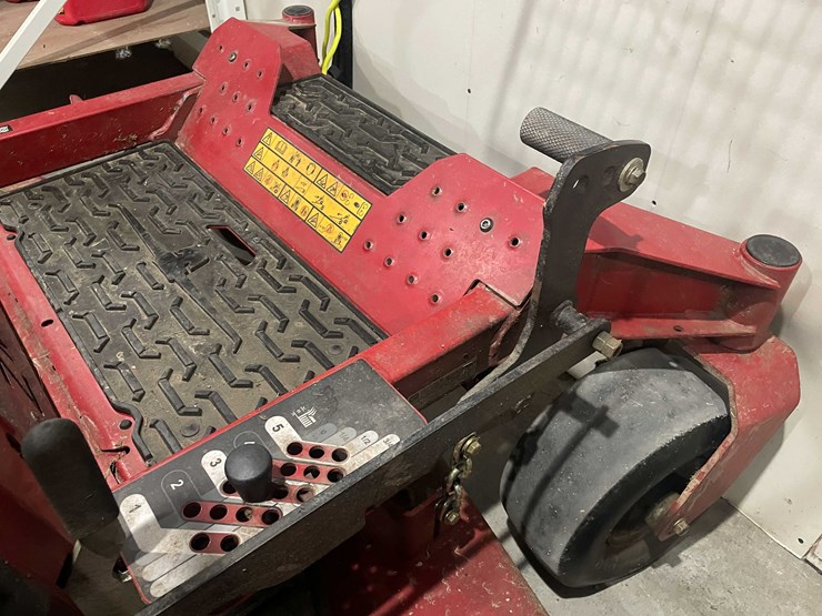 #7370-•-toro-zero-turn-mower-image-14