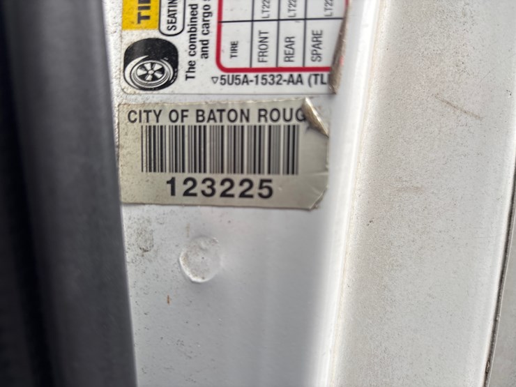 #96-•-2013-dodge-e-150-cargo-van-image-9