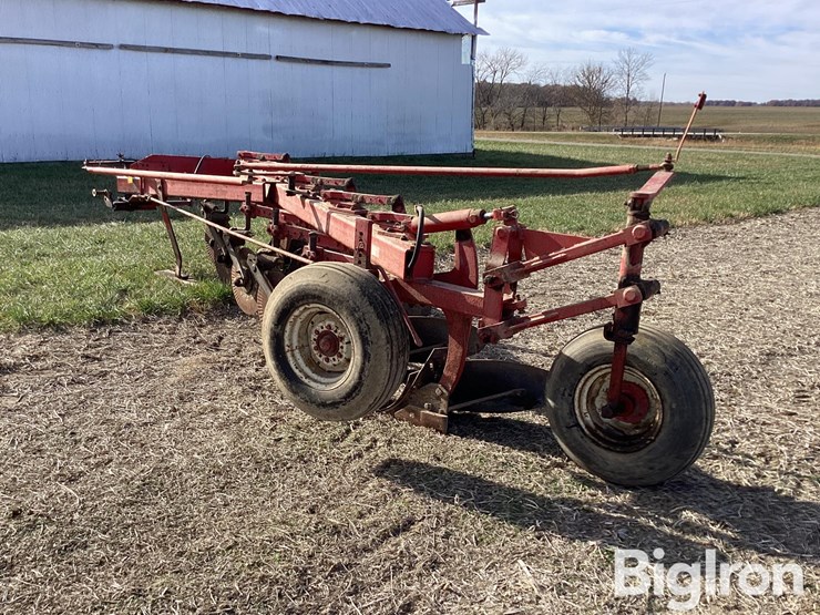 international-720-image-7