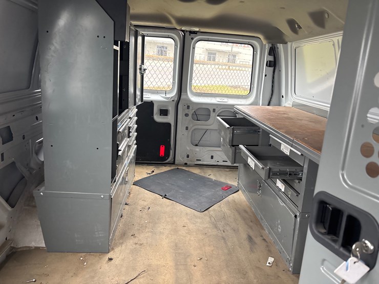 #96-•-2013-dodge-e-150-cargo-van-image-7