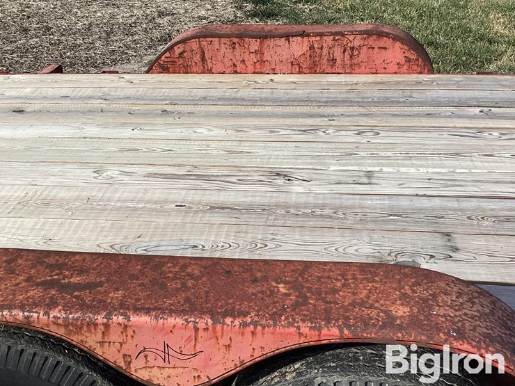 1993-maxwell-16'-t/a-trailer-image-14