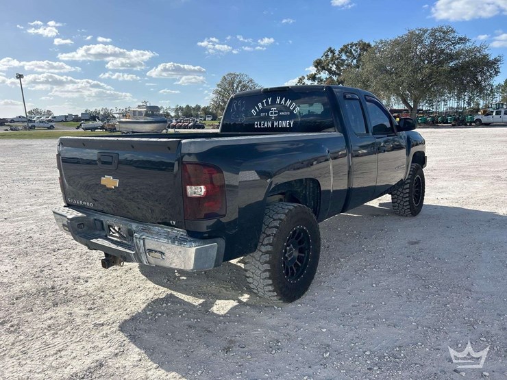 2013-chevrolet-silverado-1500-image-3