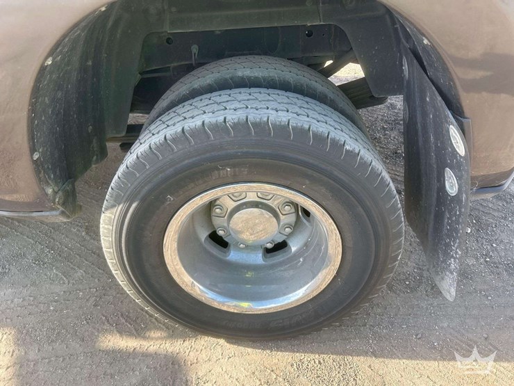 2020-dodge-3500-image-26