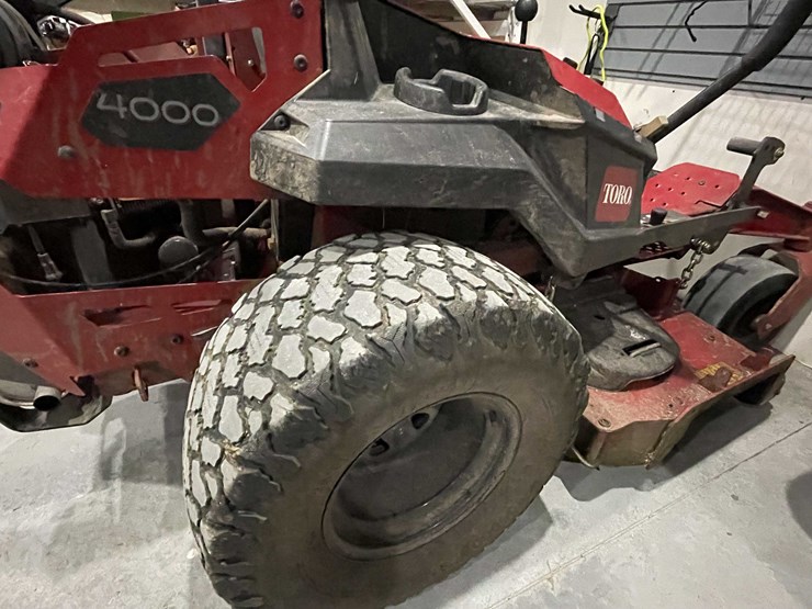 #7370-•-toro-zero-turn-mower-image-11