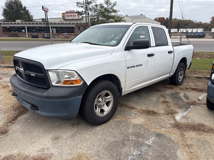 2012-dodge-1500-image-1