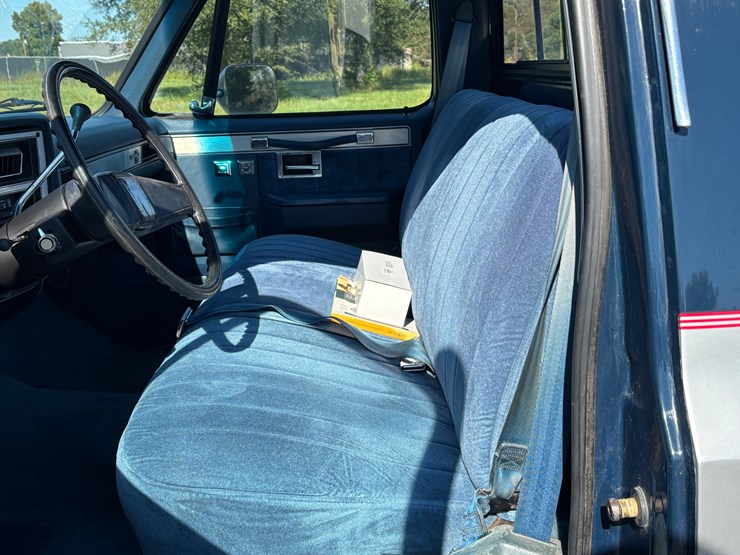 #96-•-1984-chevrolet-silverado-pickup-truck-image-26