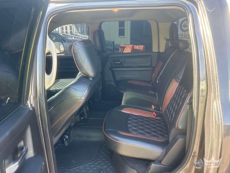 2020-dodge-3500-image-19