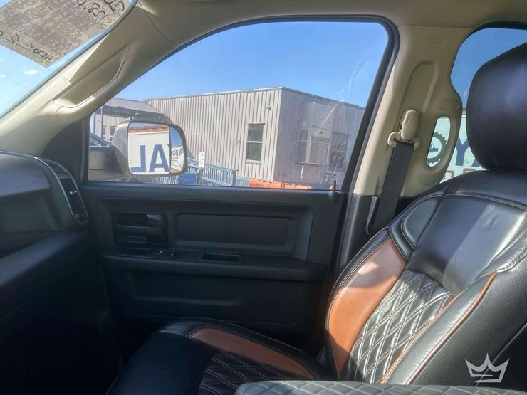 2020-dodge-3500-image-15