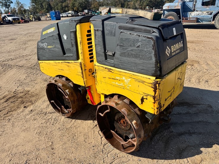 #30087-•-bomag-bpm8500-trench-compactor-image-4
