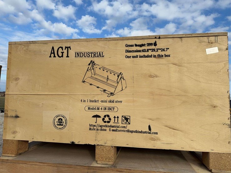 agt-mini-skid-steer-4-1-bucket-m-4in1bct-image-1
