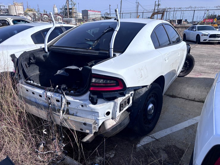 #36-•-2018-dodge-charger-image-3